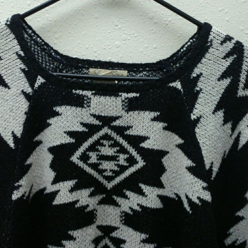 🛑🛑🛑SALE🛑🛑Sweater - Picture 2 of 7
